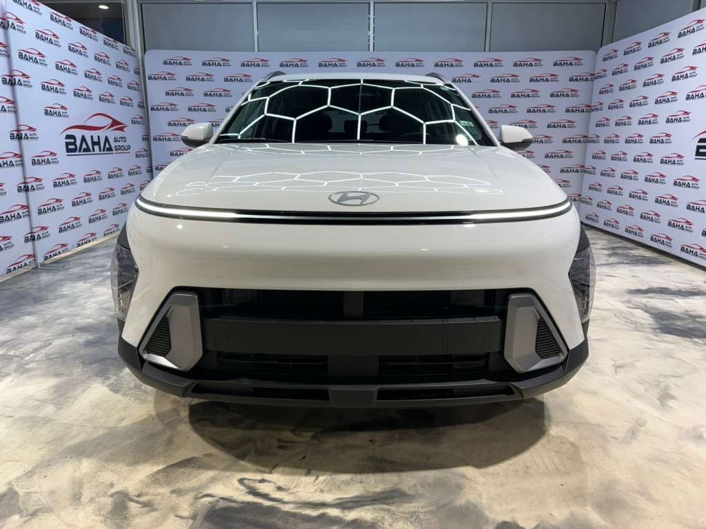 Used 2025 Hyundai Kona SEL image 3