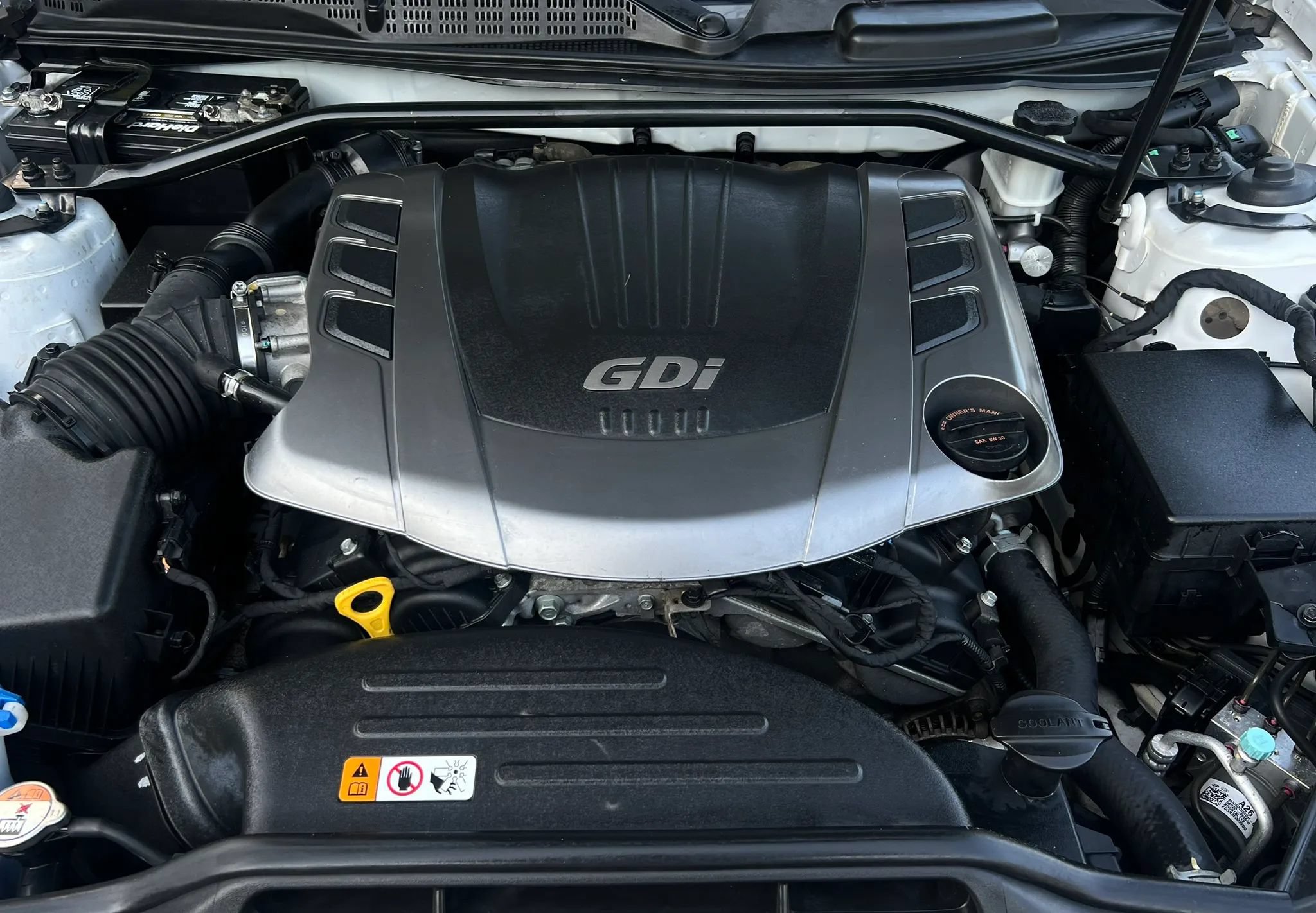 Used 2016 Hyundai Genesis Coupe 3.8 RWD image 10