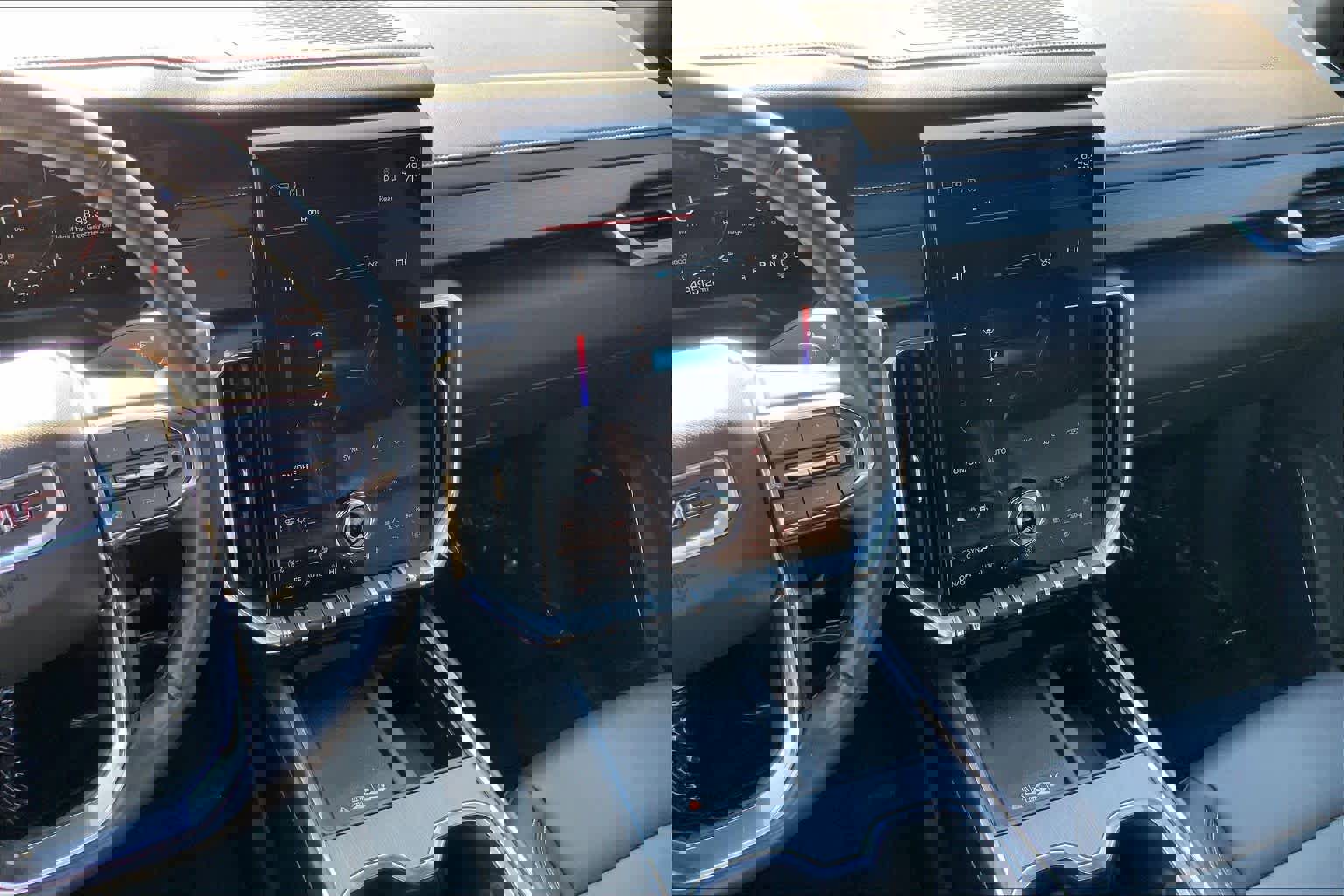 Used 2024 GMC Acadia Elevation image 7