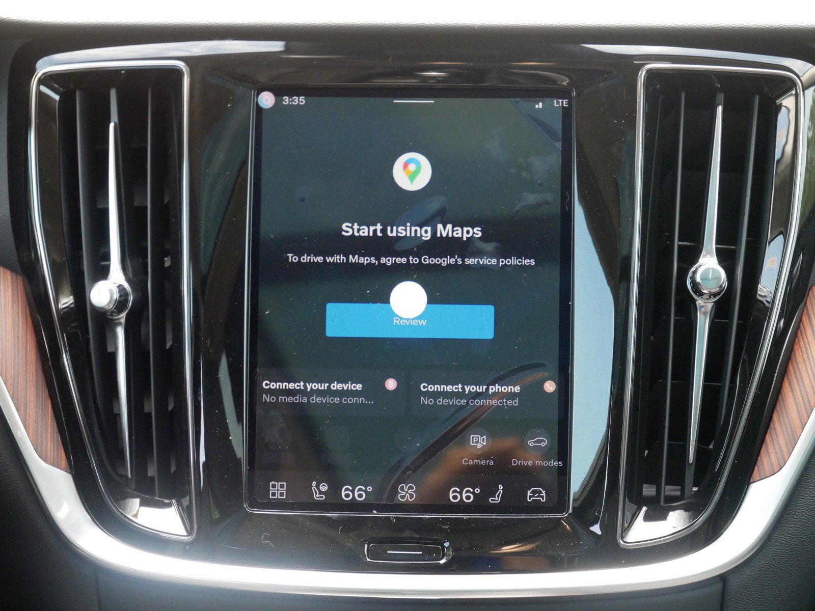 New 2026 Volvo V60 B5 Cross Country Plus w/ Climate Package image 8