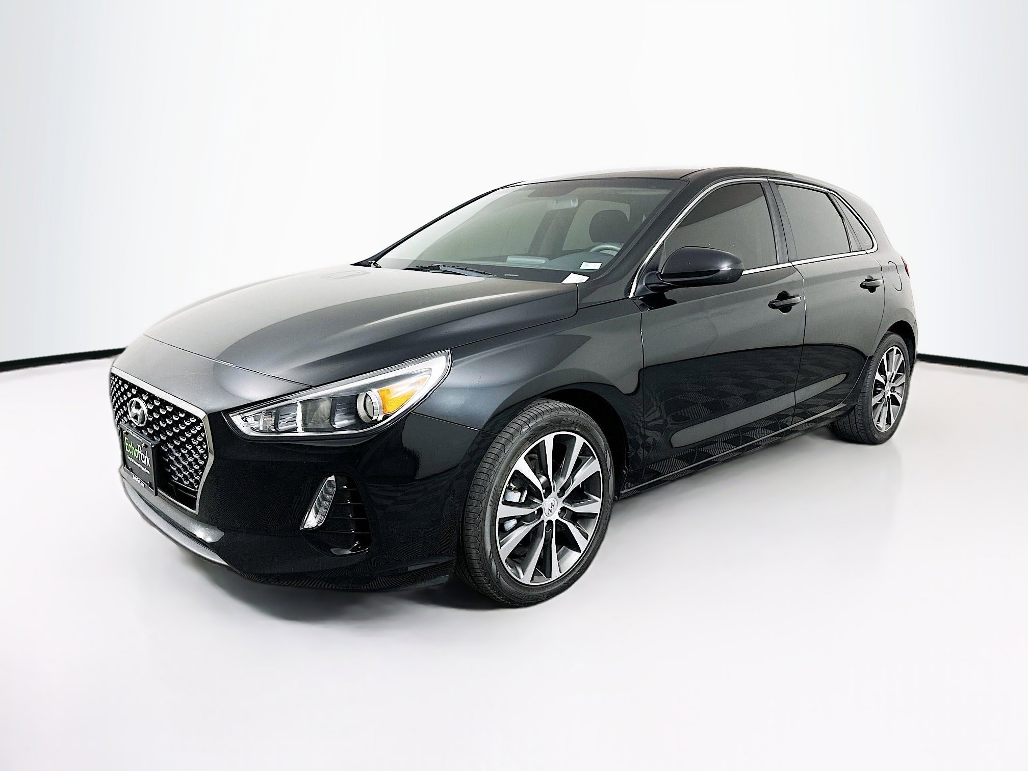 Used 2019 Hyundai Elantra GT image 3