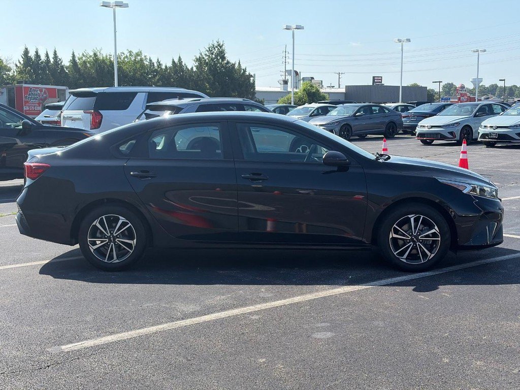 Used 2023 Kia Forte LXS FWD image 2