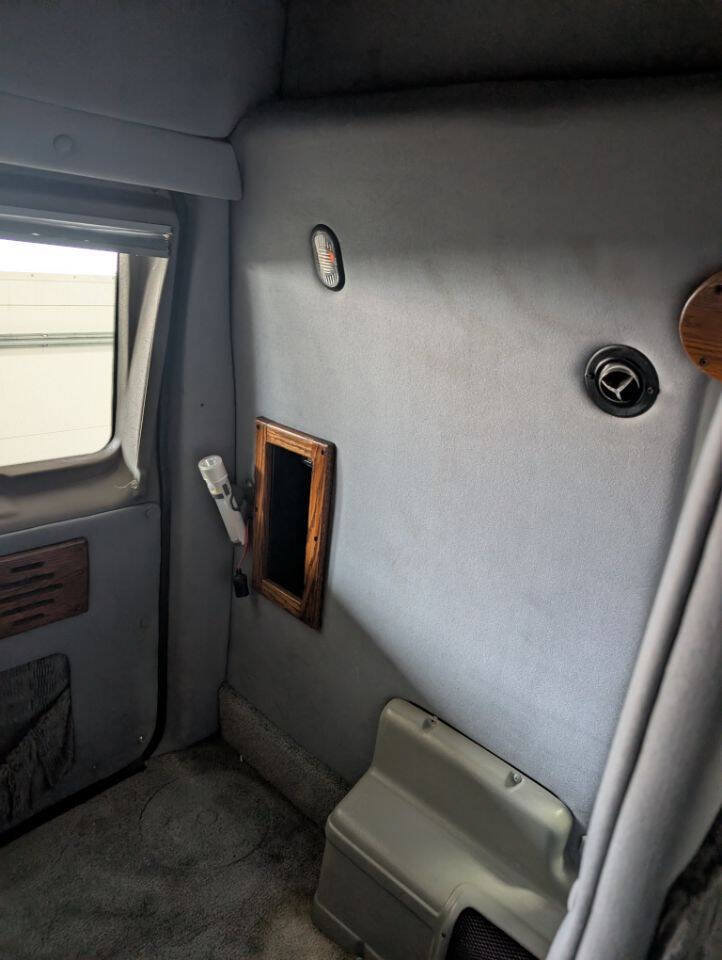 Used 1997 Ford E-250 and Econoline 250 Heavy-Duty Extended RWD image 15