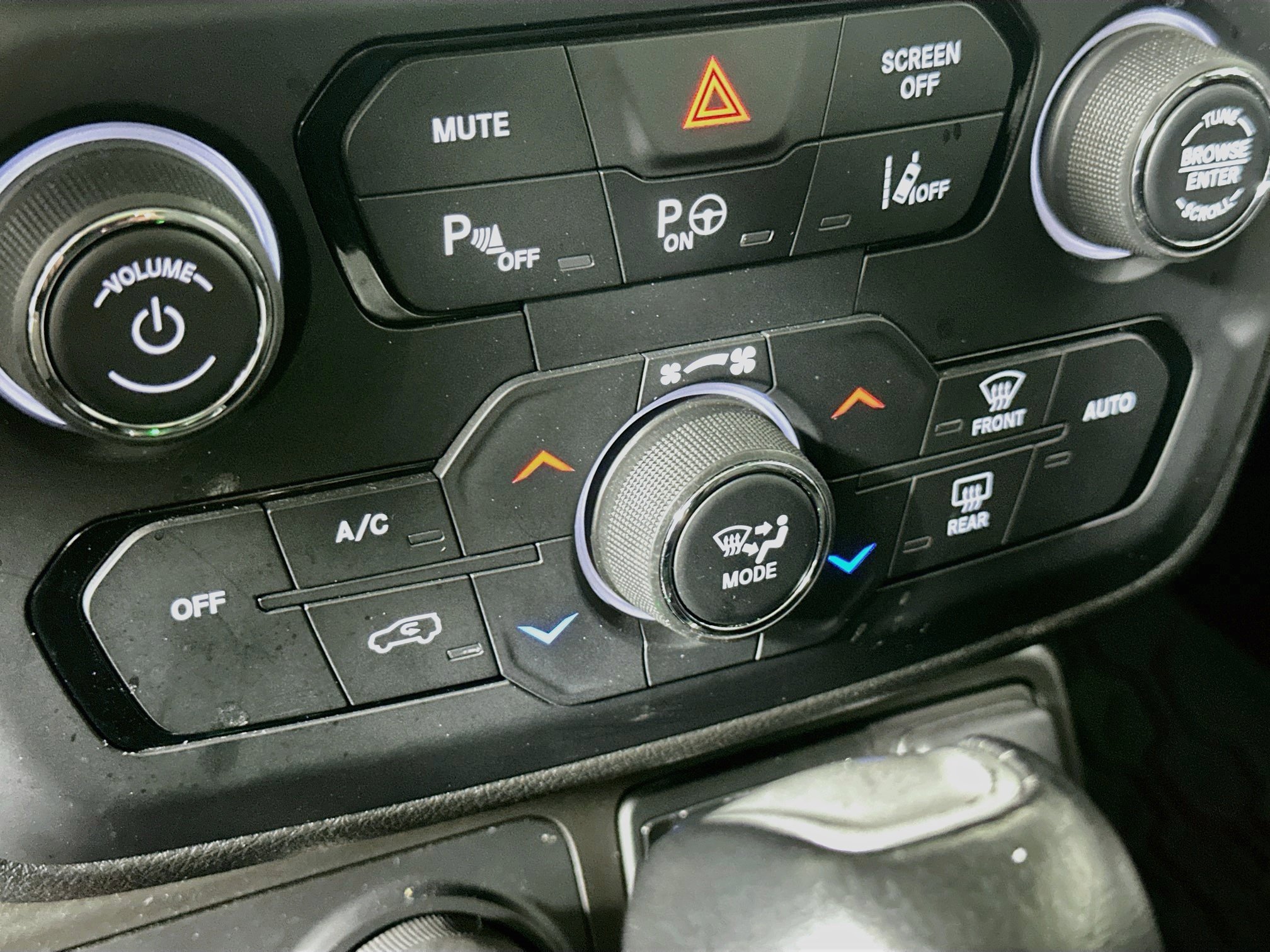 Used 2021 Jeep Renegade Limited w/ Sun & Sound Group AWD/4WD image 24