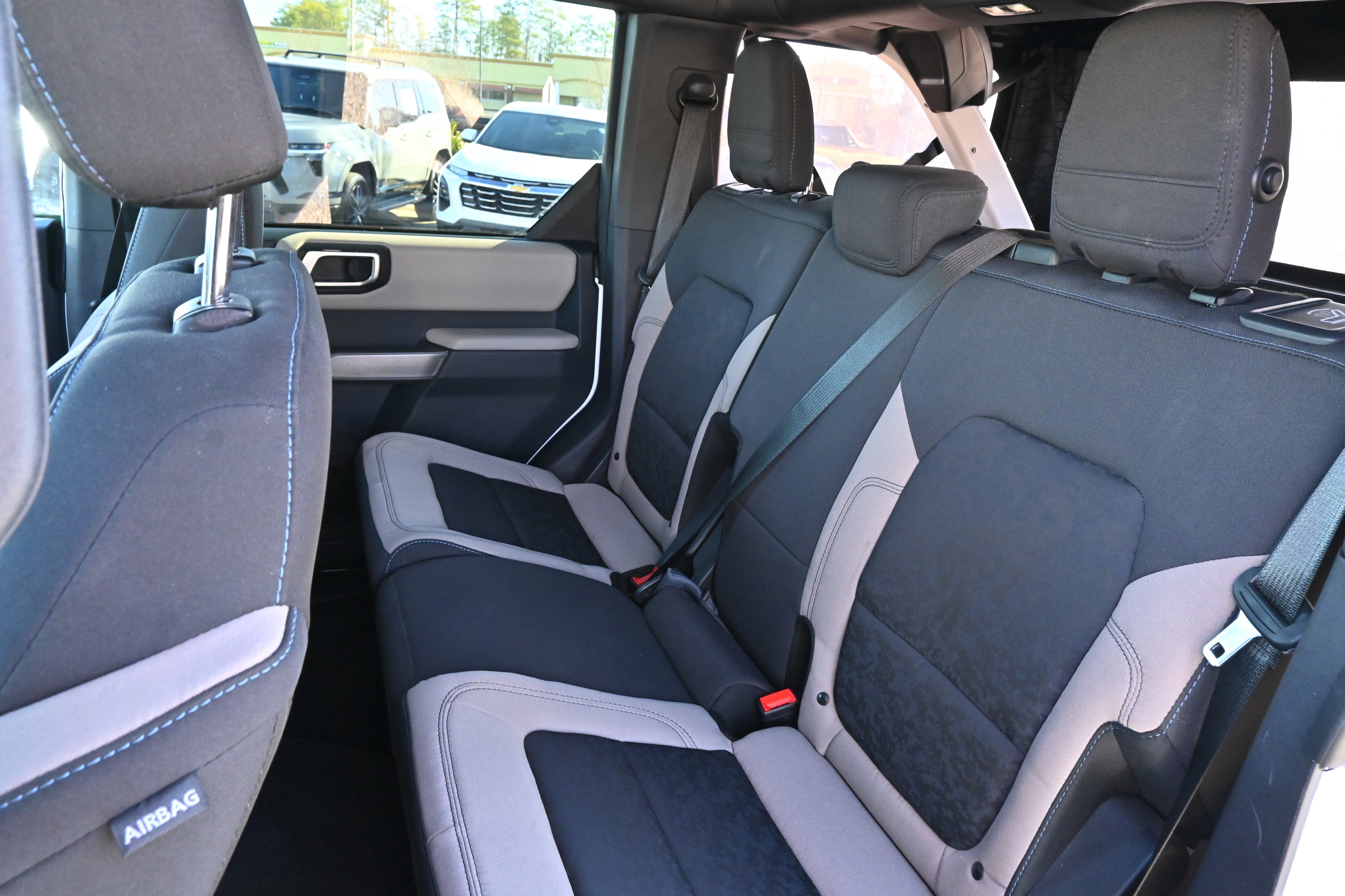 Used 2023 Ford Bronco Wildtrak image 11