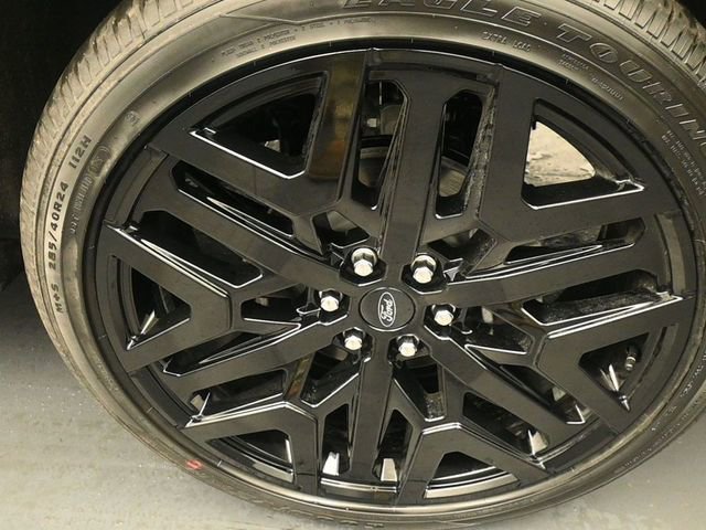 New 2026 Ford Expedition Platinum w/ Stealth Performance Package image 9