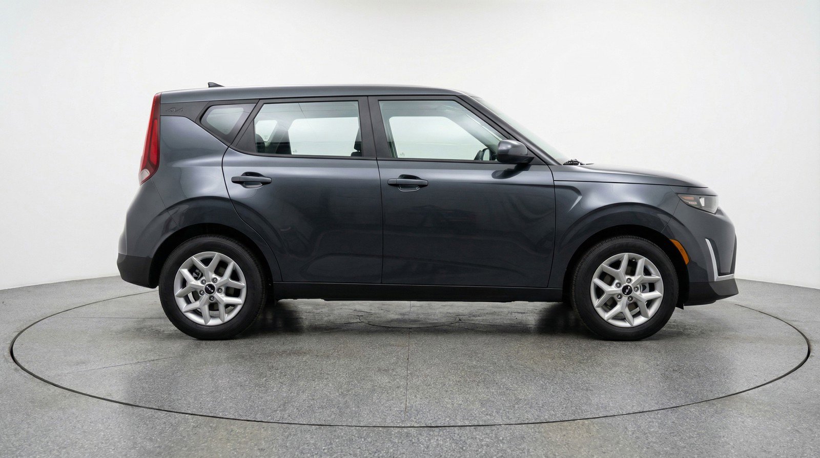 Used 2025 Kia Soul LX w/ LX Technology Package FWD image 11