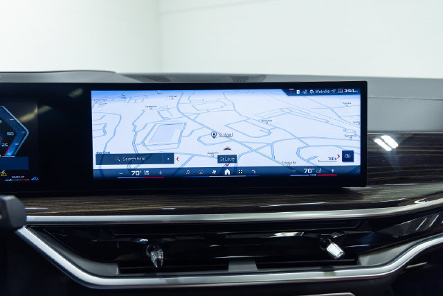 Certified 2024 BMW X7 M60i AWD/4WD image 16