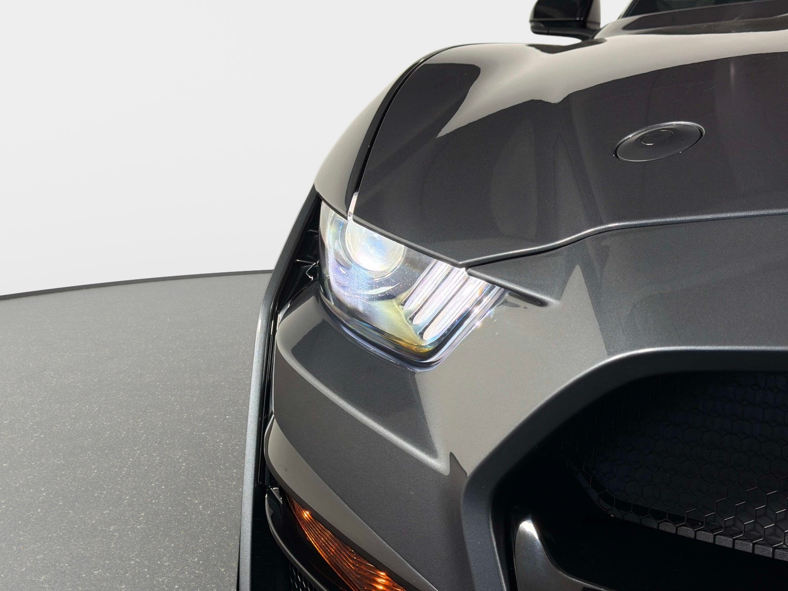Used 2022 Ford Mustang Shelby GT500 w/ Carbon Fiber Track Pack RWD image 9