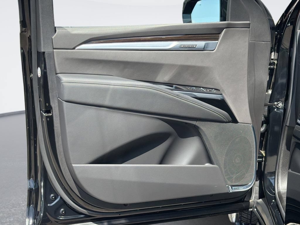 Certified 2026 Cadillac Escalade ESV Luxury RWD image 20