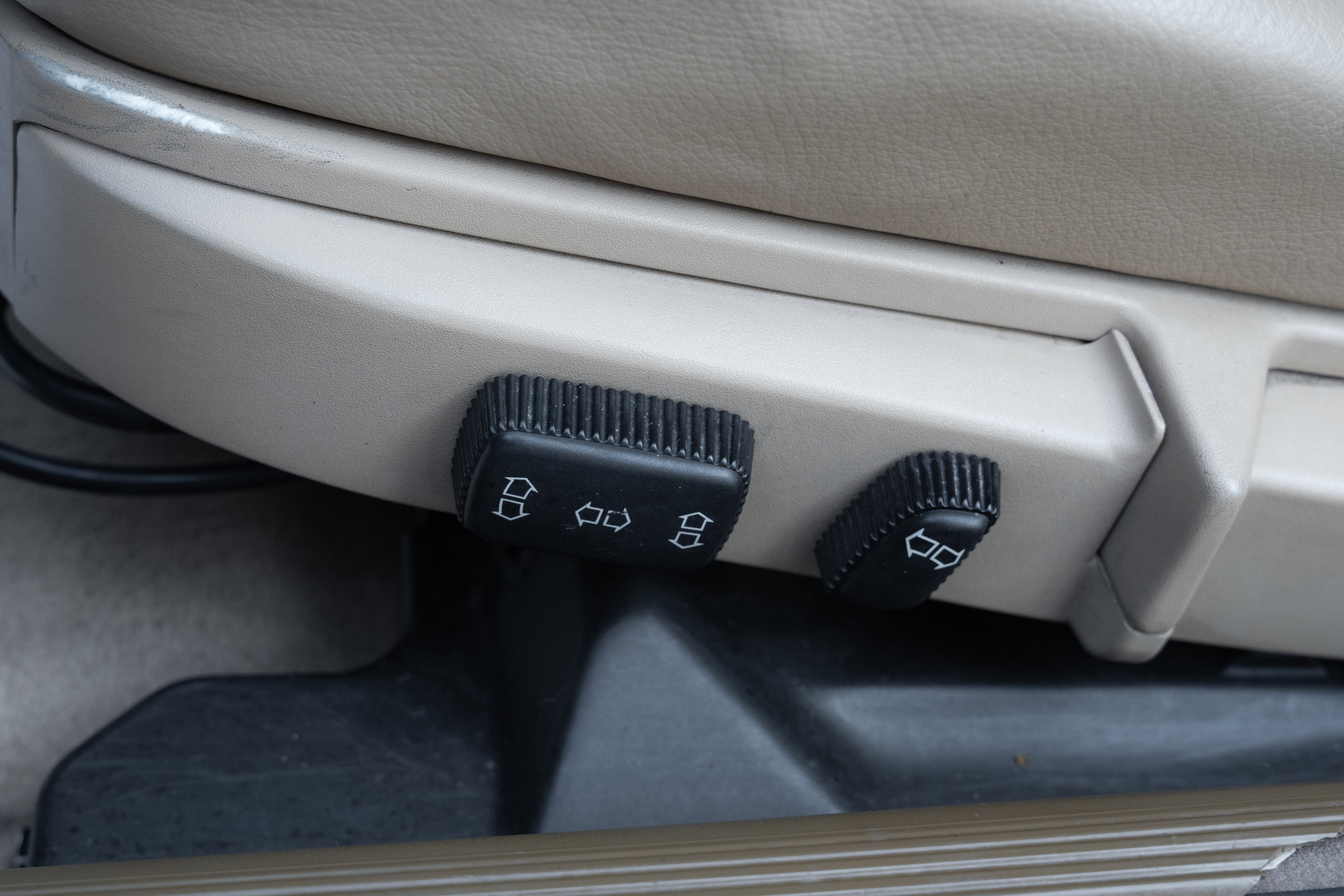 Used 1999 BMW 328i Convertible image 14