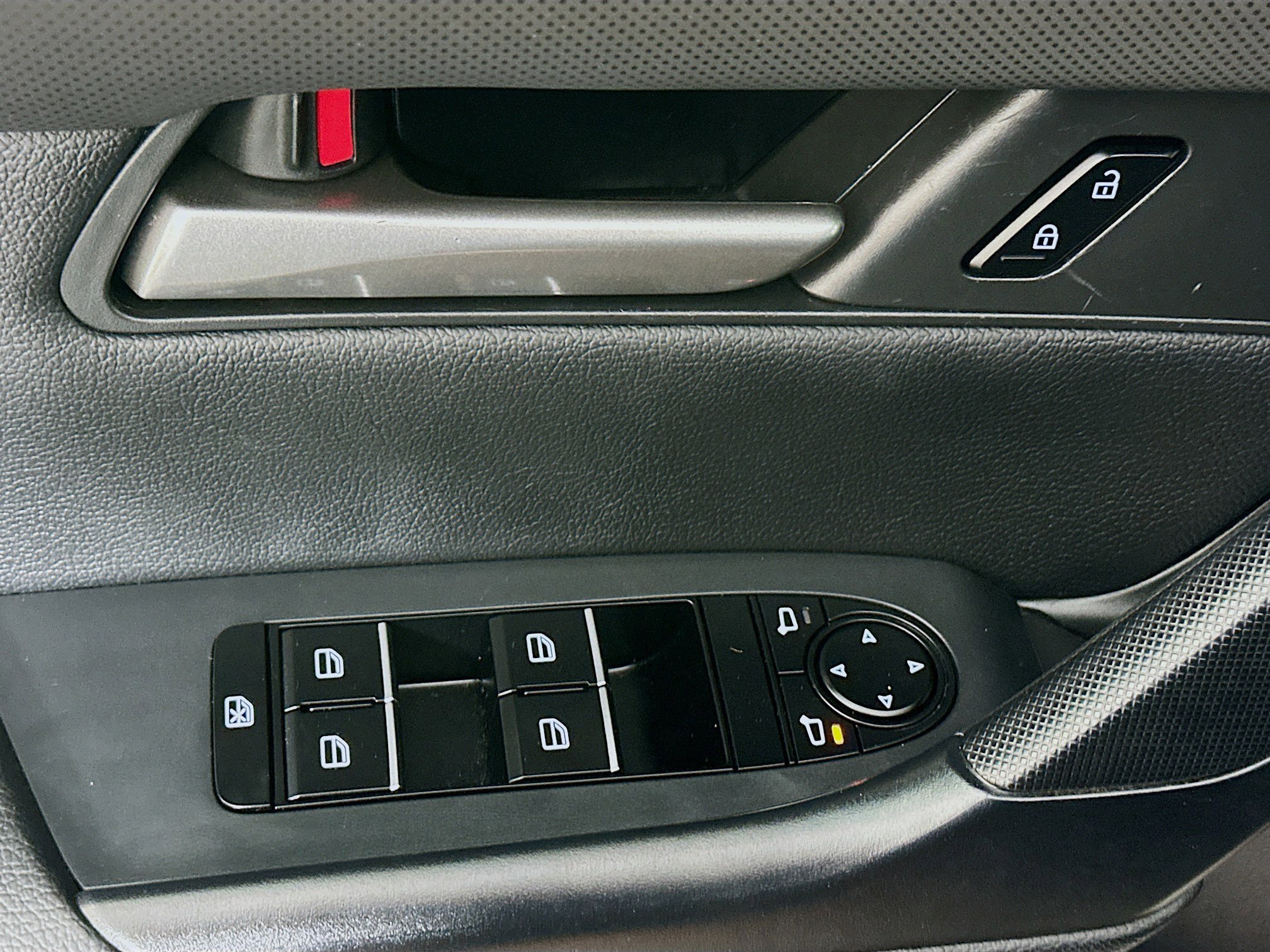 Used 2025 MAZDA CX-50 AWD 2.5 S w/ Premium Package image 15