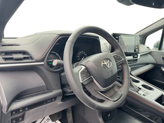 Used 2024 Toyota Sienna XSE w/ XSE Plus Package AWD/4WD image 12