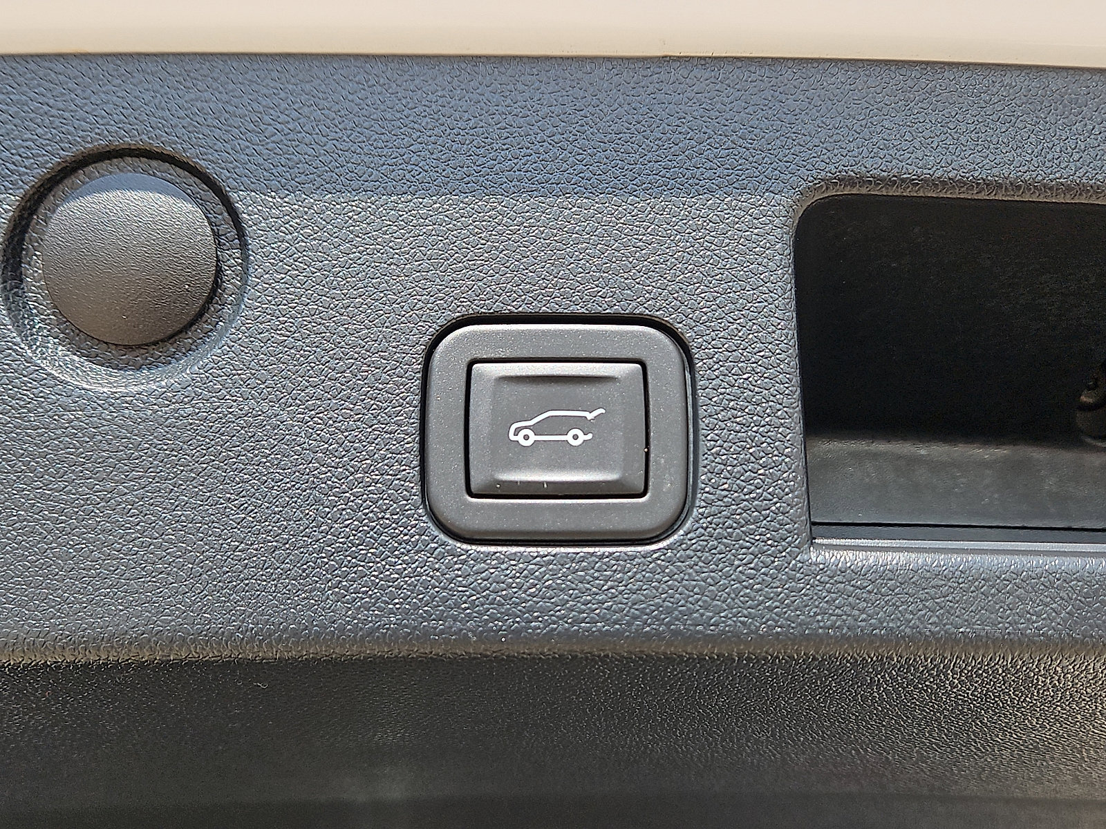 Used 2025 Chevrolet Equinox LT w/ Convenience Package II image 7