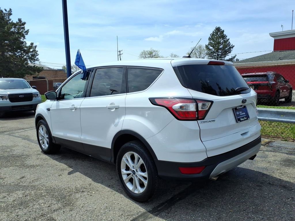 Certified 2017 Ford Escape SE FWD image 9