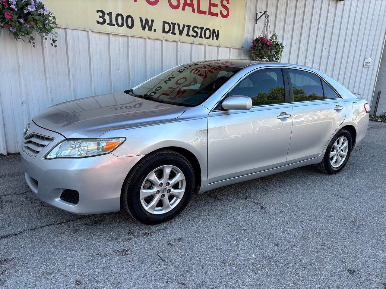 Used 2011 Toyota Camry LE w/ LE Extra-Value Pkg image 3