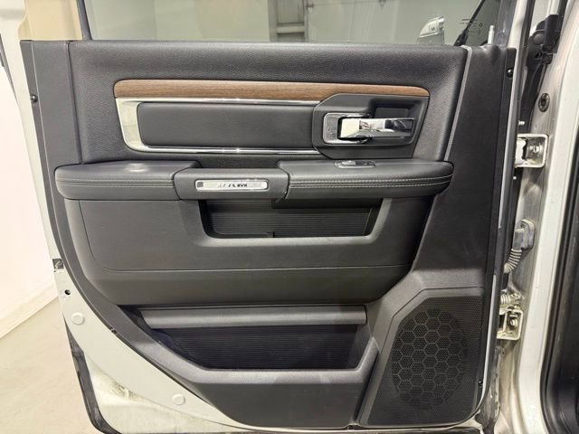 Used 2016 RAM 1500 Laramie AWD/4WD image 18