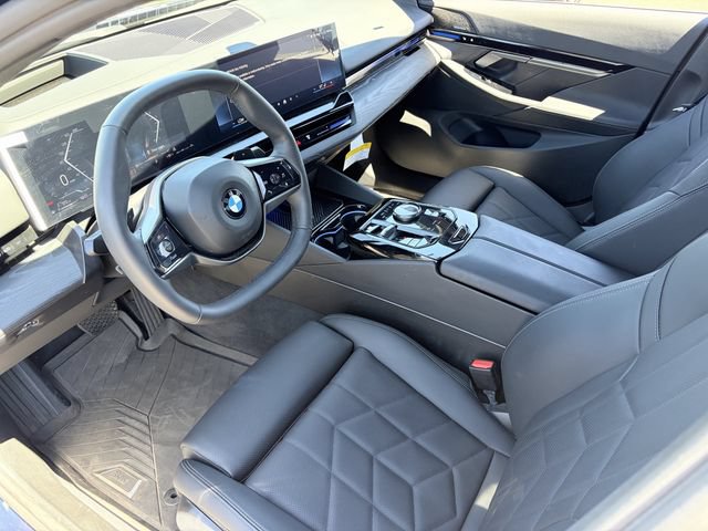 Used 2026 BMW 530i w/ Premium Package RWD image 18