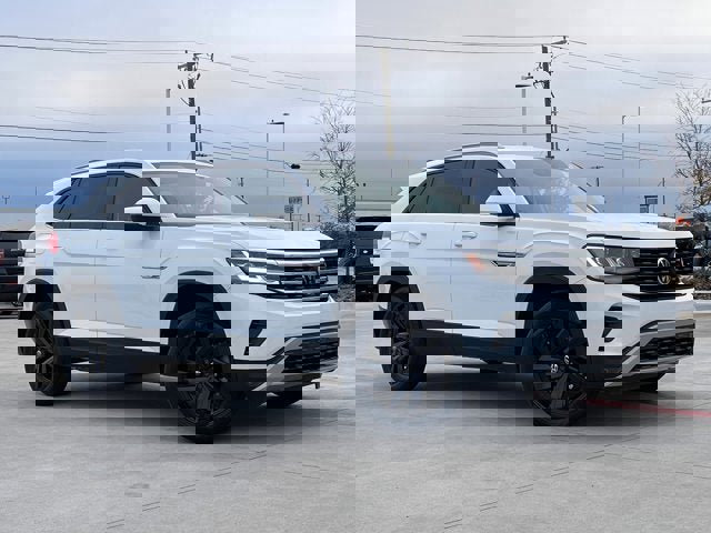 Used 2022 Volkswagen Atlas Cross Sport SE w/ Panoramic Sunroof Package image 5