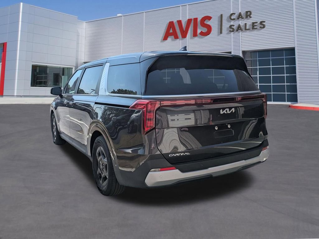 Used 2025 Kia Carnival FWD image 9