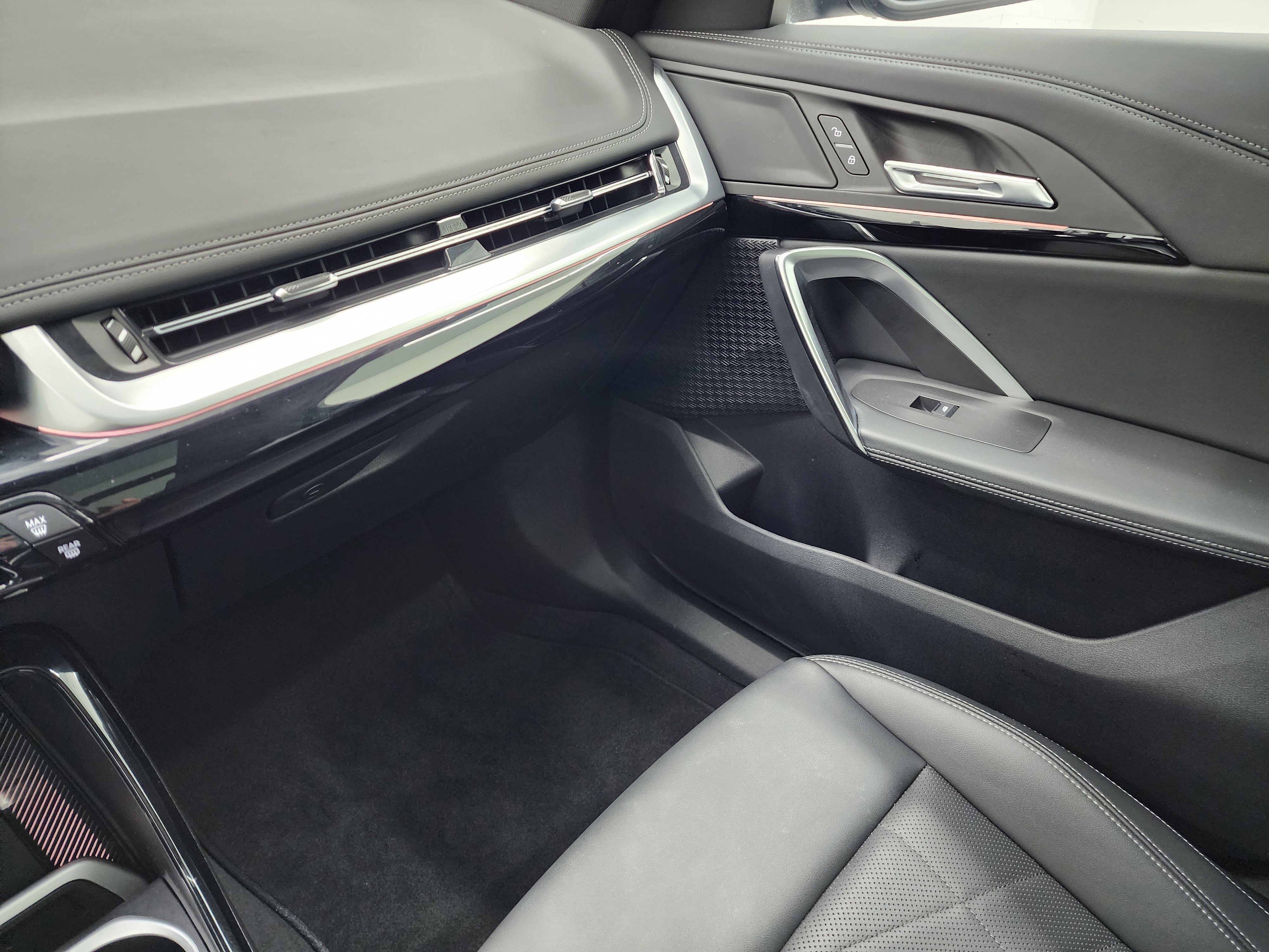 Used 2025 BMW X1 xDrive28i image 12