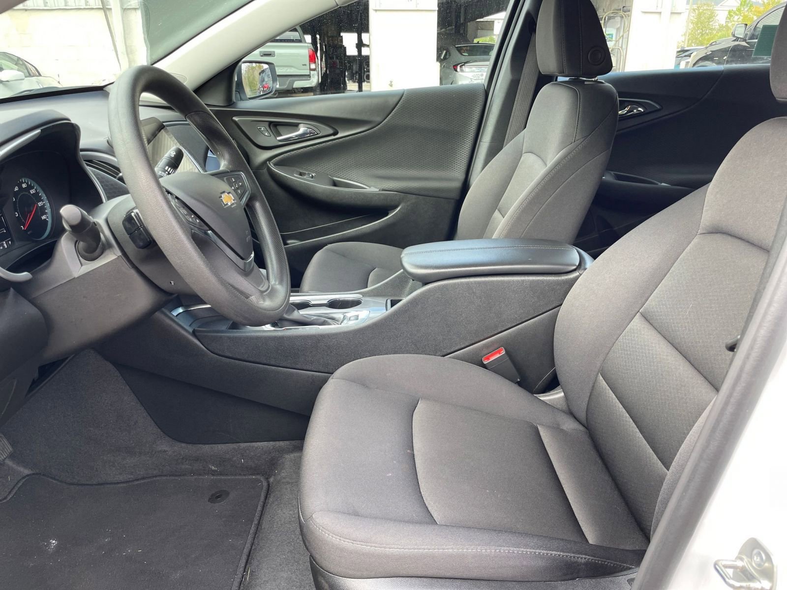 Used 2024 Chevrolet Malibu LT FWD image 28