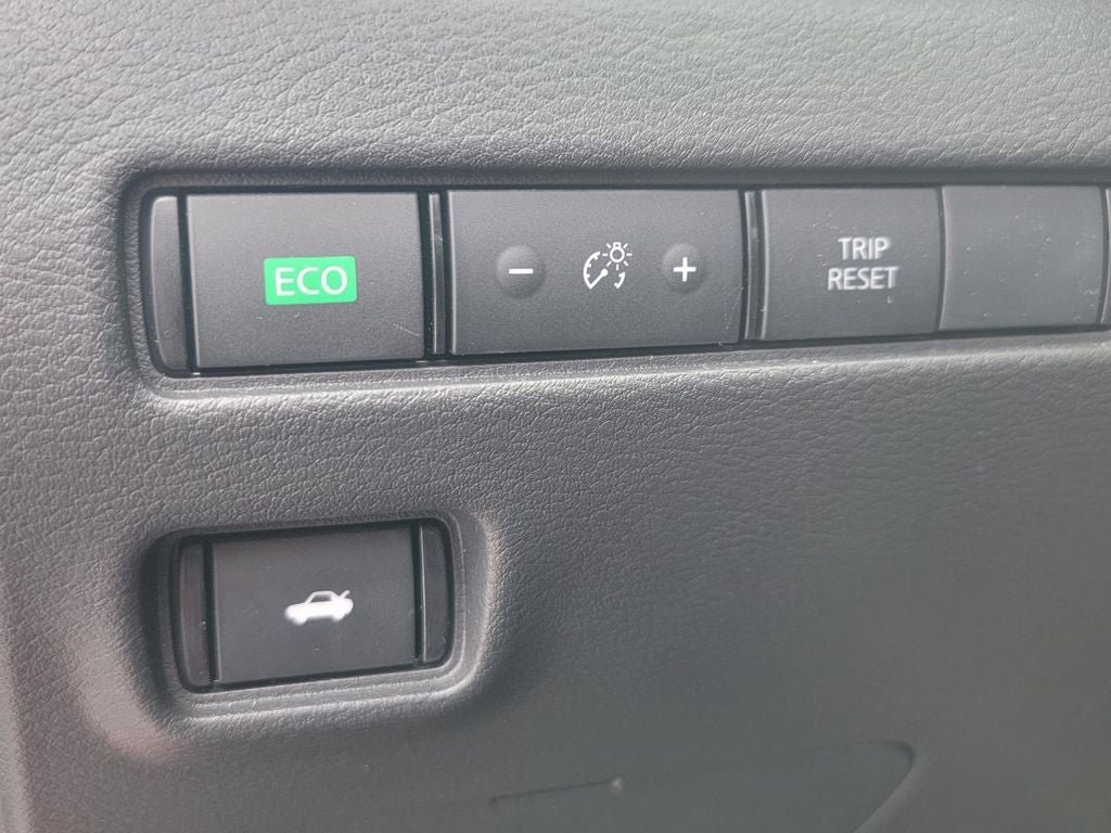 Used 2024 Nissan Sentra SR w/ SR Premium Package FWD image 30