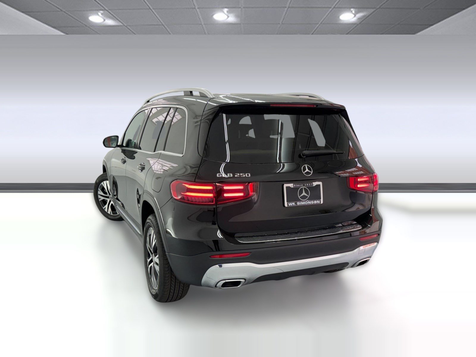 Used 2026 Mercedes-Benz GLB 250 image 2