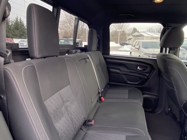 Used 2018 Nissan Titan SV w/ SV Convenience Package image 25