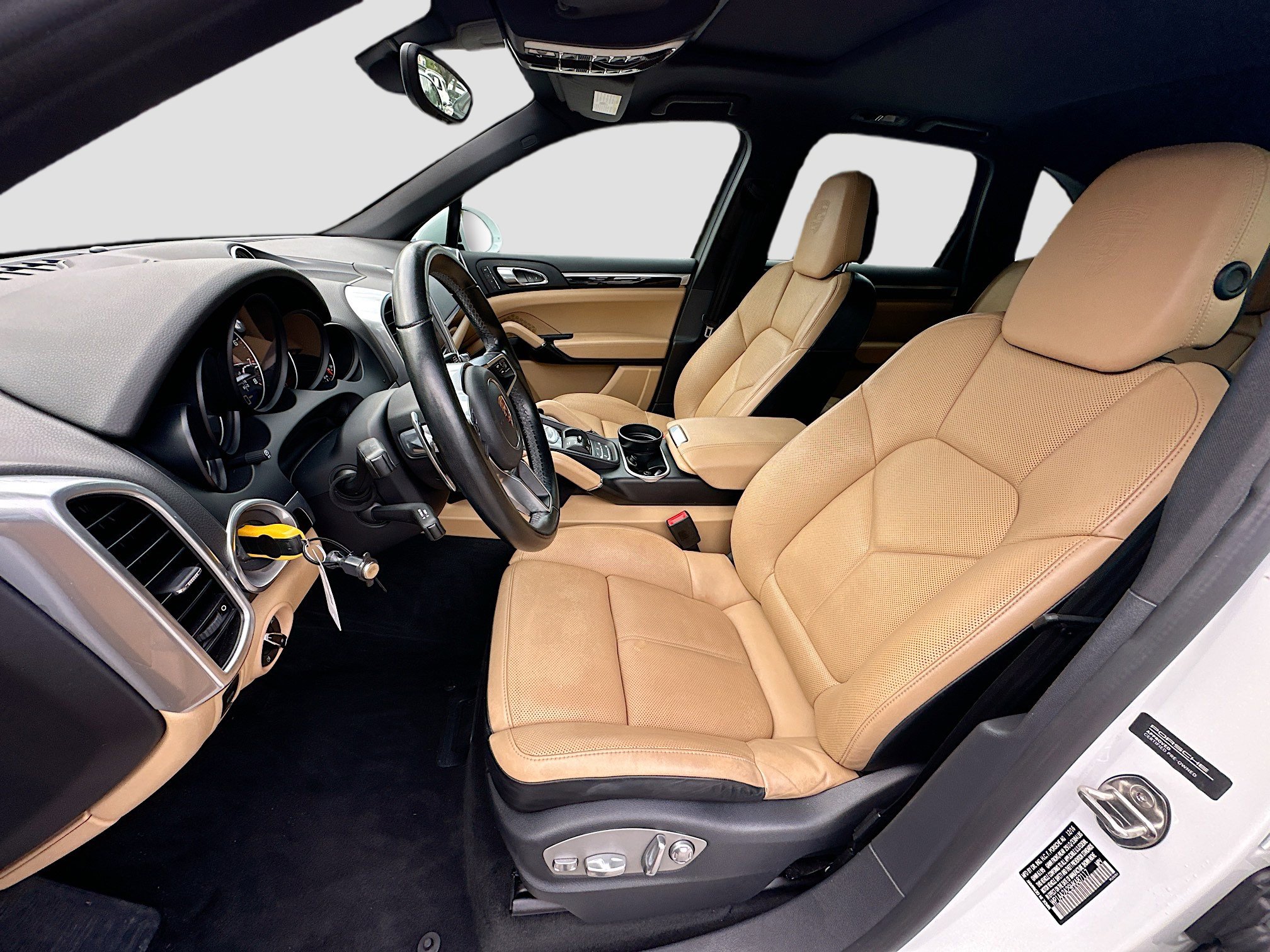 Used 2017 Porsche Cayenne Platinum Edition image 21