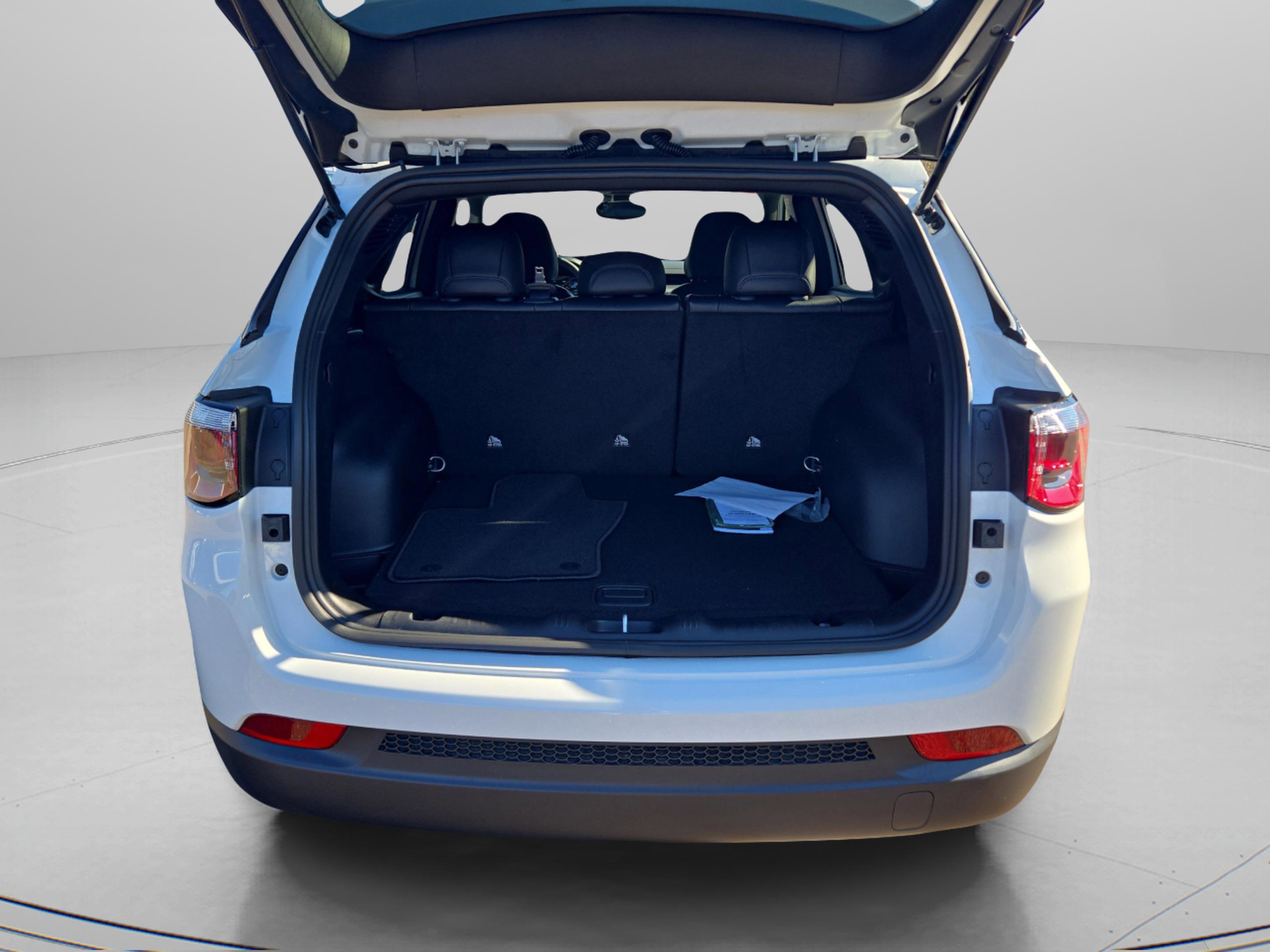 New 2026 Jeep Compass Latitude AWD/4WD image 27