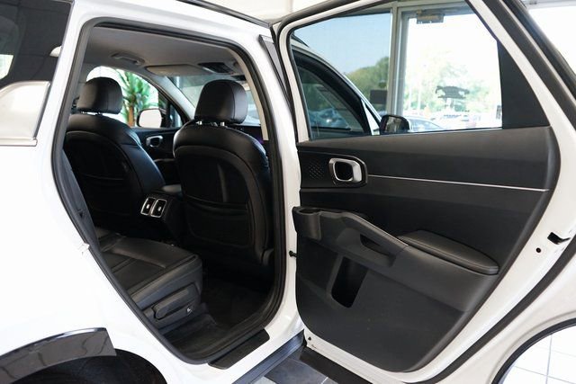Used 2022 Kia Sorento S image 47