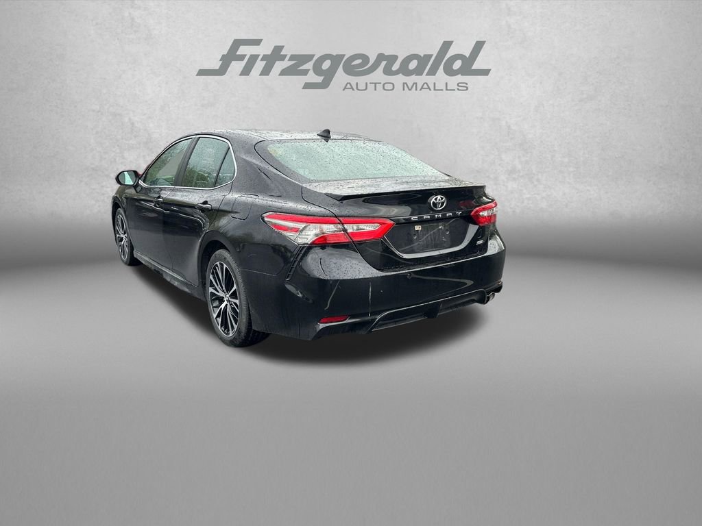 Used 2019 Toyota Camry SE image 5