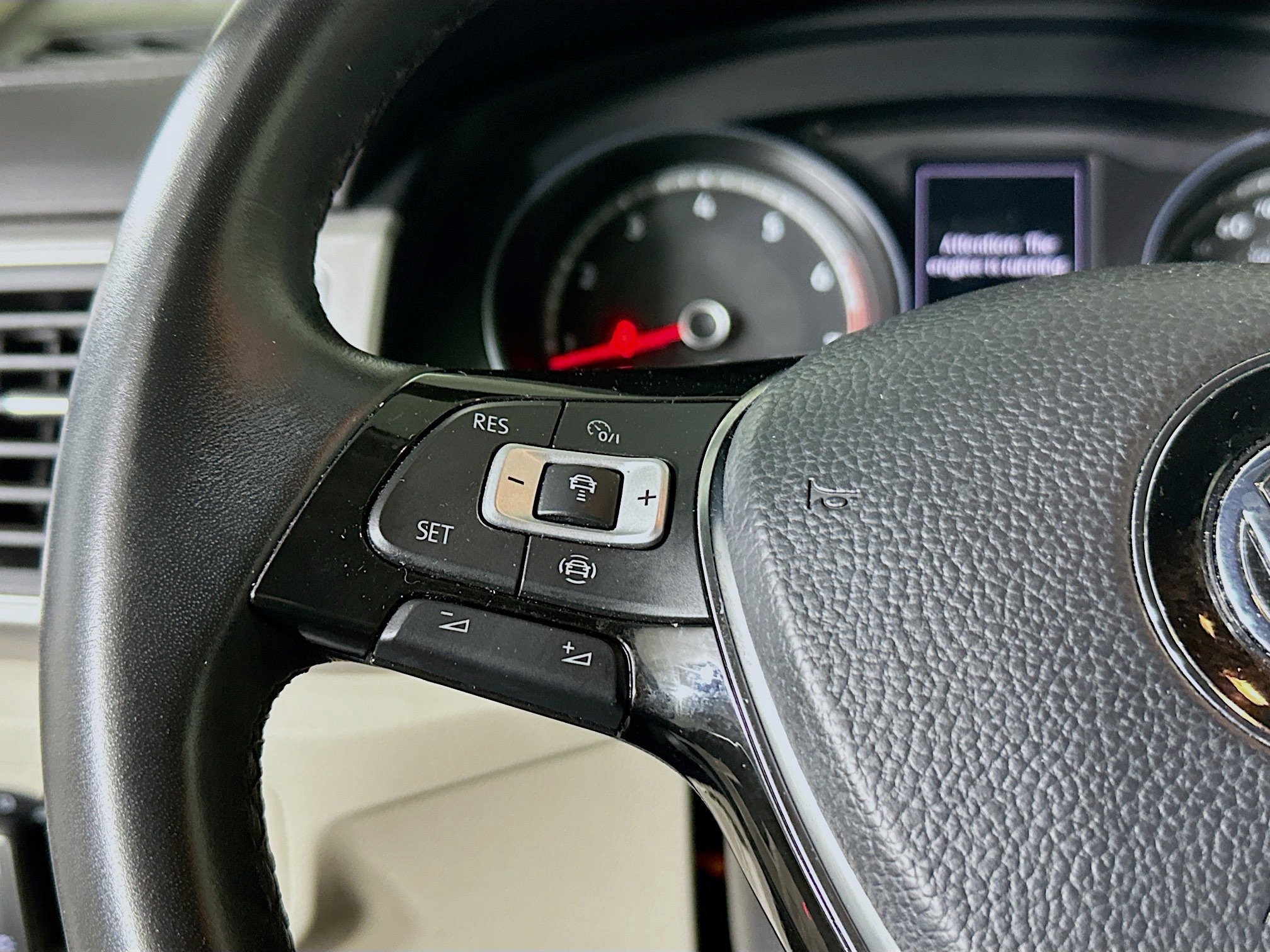 Used 2019 Volkswagen Atlas SE FWD image 16