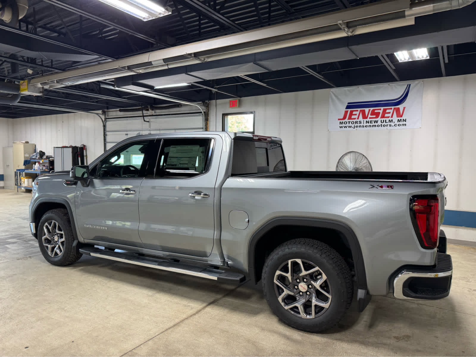 New 2026 GMC Sierra 1500 SLT w/ SLT Premium Plus Package image 5