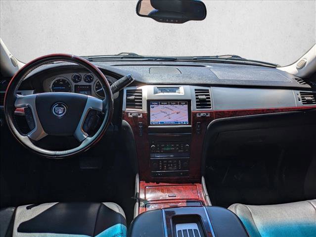 Used 2013 Cadillac Escalade Premium RWD image 19