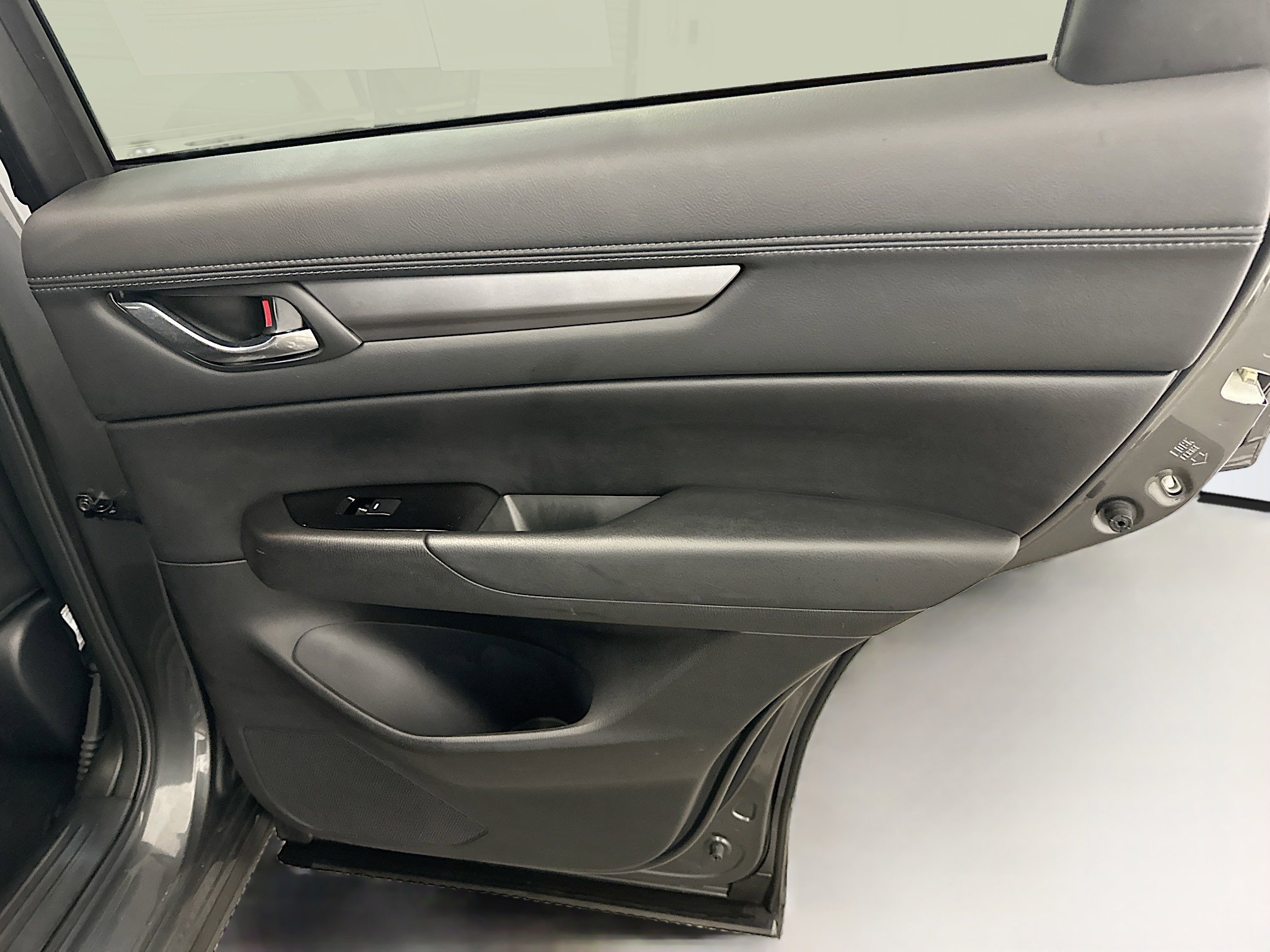 Used 2025 MAZDA CX-5 AWD 2.5 S w/ Preferred Package image 33