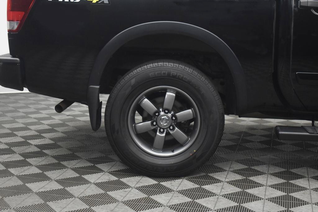 Used 2014 Nissan Titan PRO-4X AWD/4WD image 25