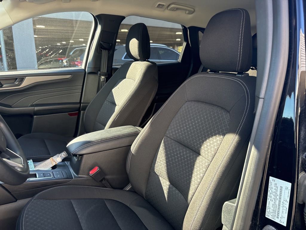 Used 2025 Ford Escape Active image 13