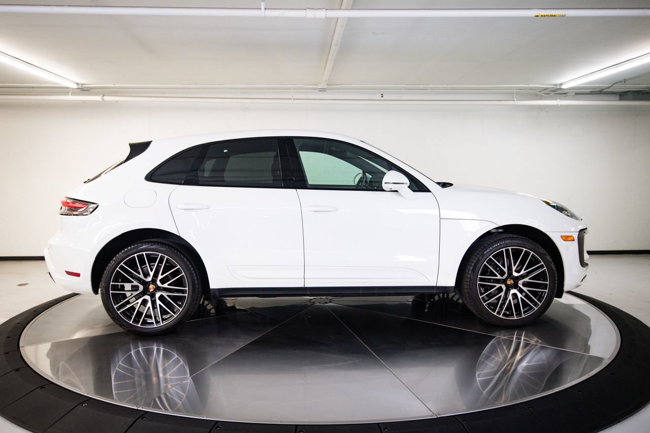 Certified 2023 Porsche Macan AWD/4WD image 8