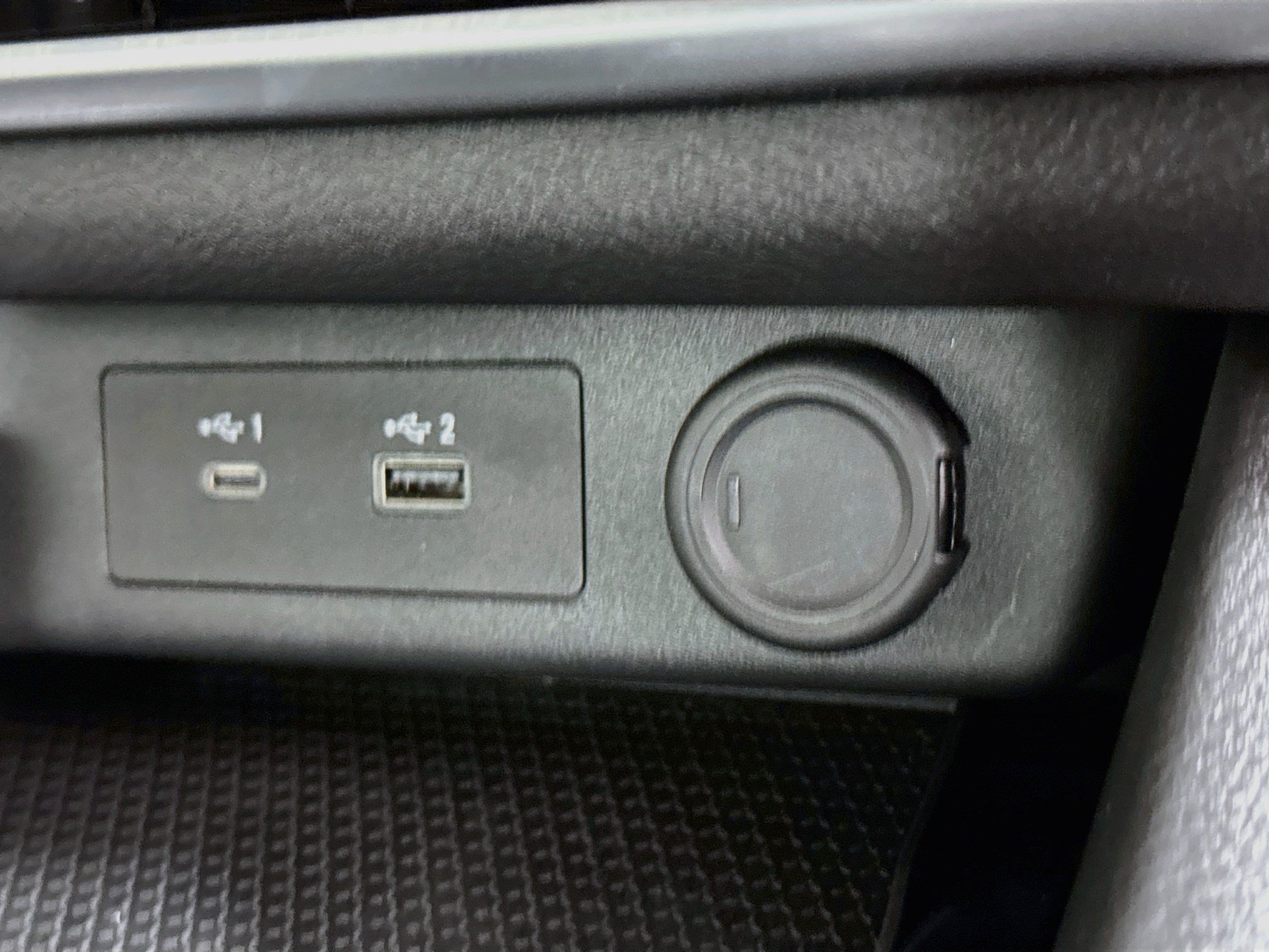 Used 2023 Nissan Rogue SV FWD image 41