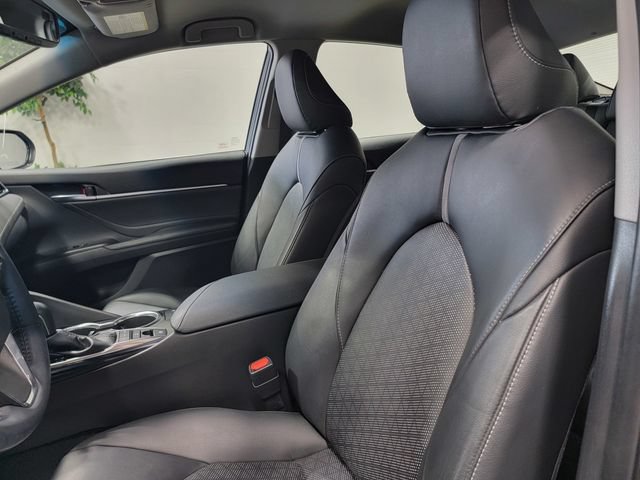 Used 2018 Toyota Camry XSE FWD image 13