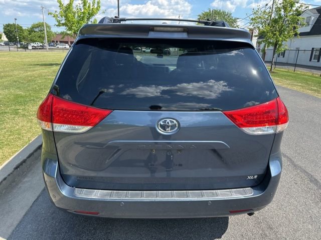 Used 2013 Toyota Sienna XLE FWD image 19