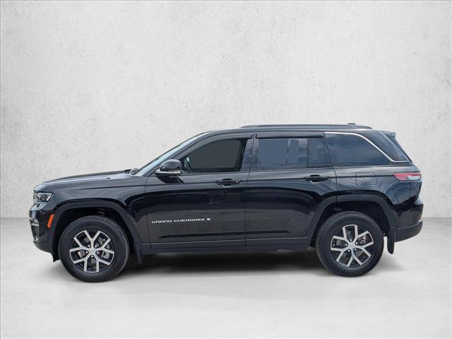 Used 2025 Jeep Grand Cherokee Limited w/ MOPAR Finishing Package AWD/4WD image 8