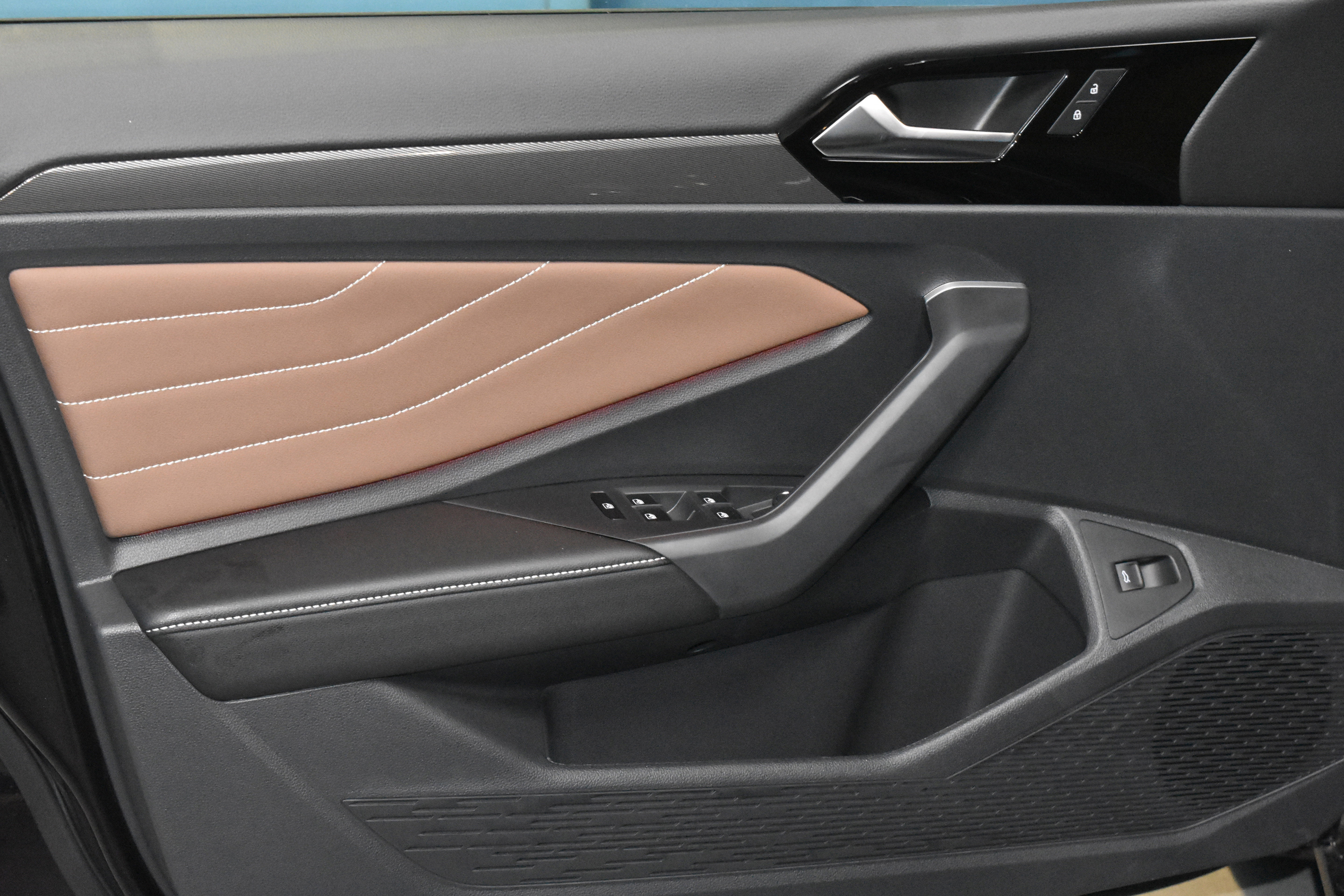 New 2026 Volkswagen Jetta SEL FWD image 3