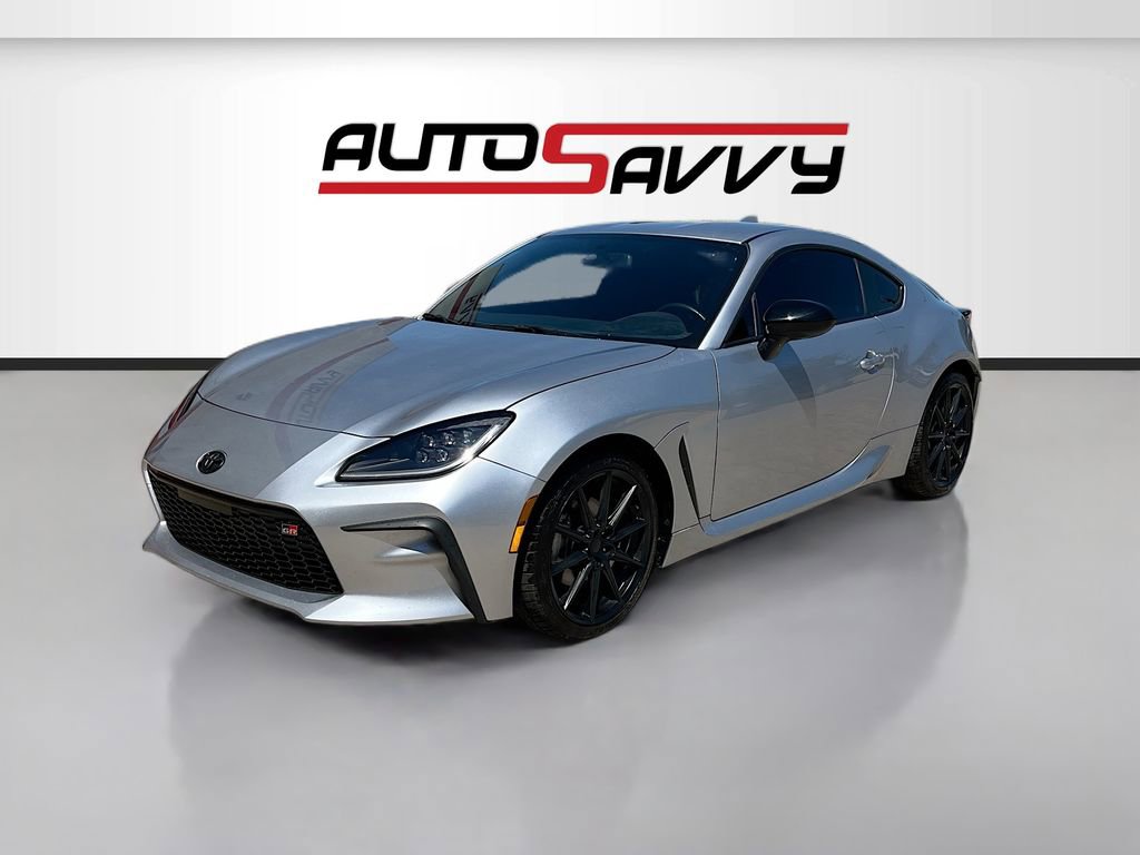 Used 2024 Toyota GR86 Premium RWD image 3