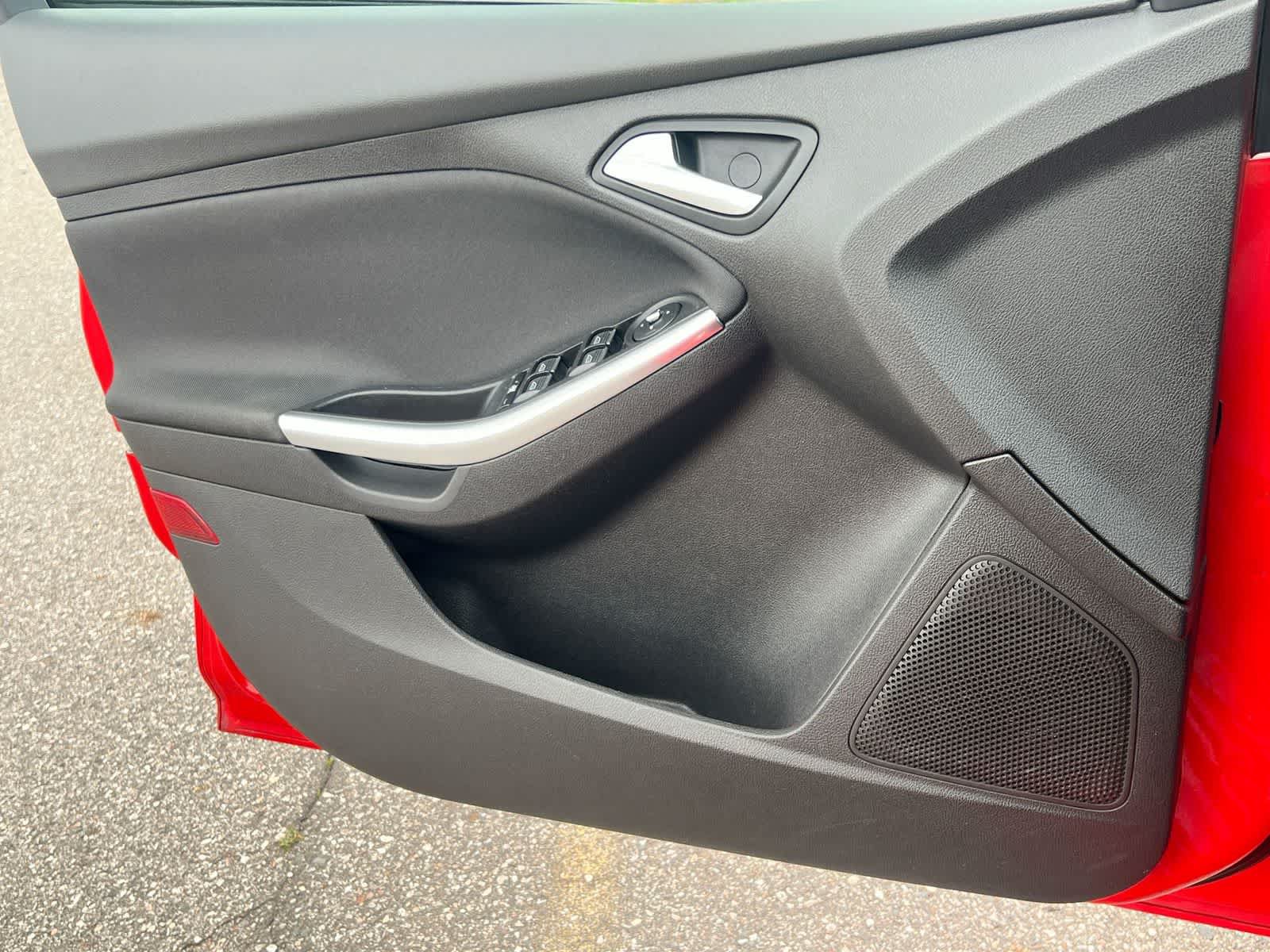 Used 2014 Ford Focus ST w/ Equipment Group 202A FWD image 29