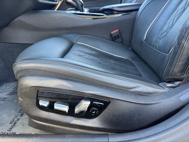 Used 2022 BMW 530i xDrive w/ Premium Package image 15