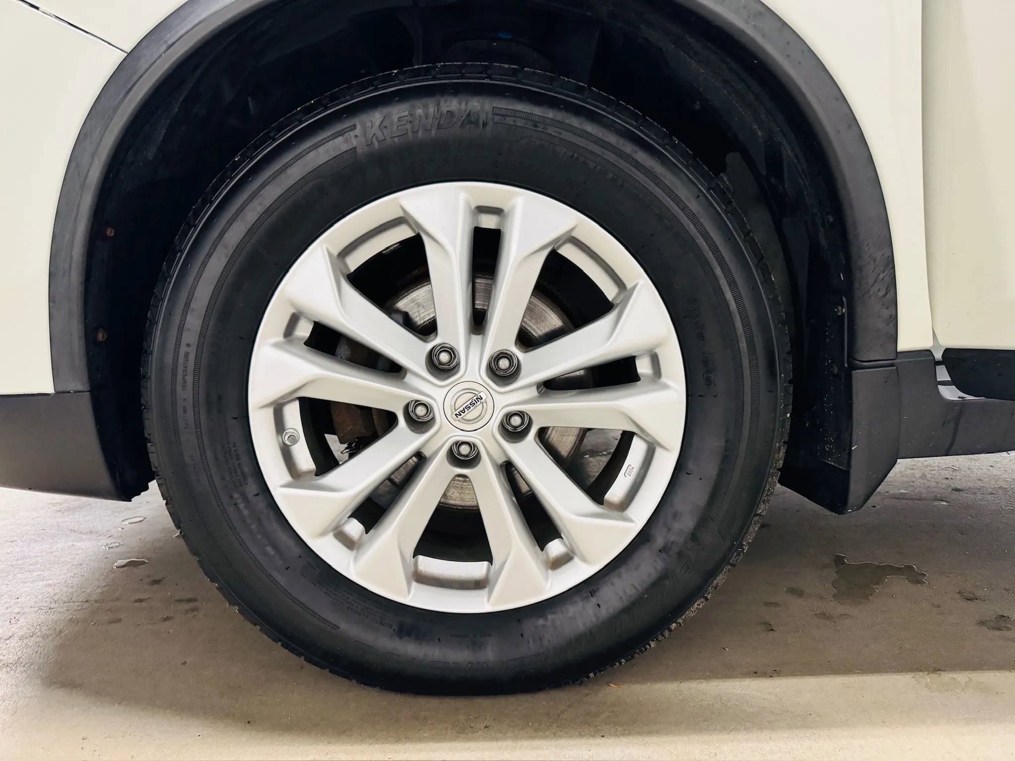 Used 2015 Nissan Rogue SV image 22