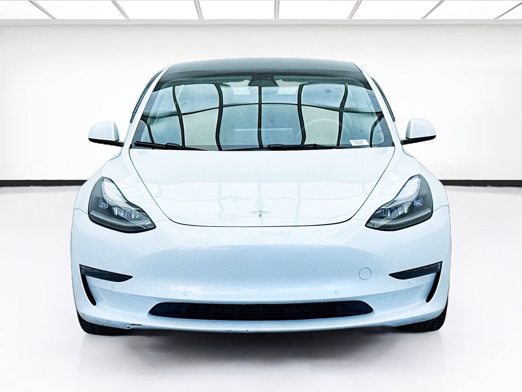 Used 2022 Tesla Model 3 Standard Range RWD image 2